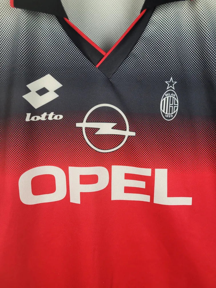 
                  
                    Original AC Milan Training Jersey 1996-1997 - L
                  
                