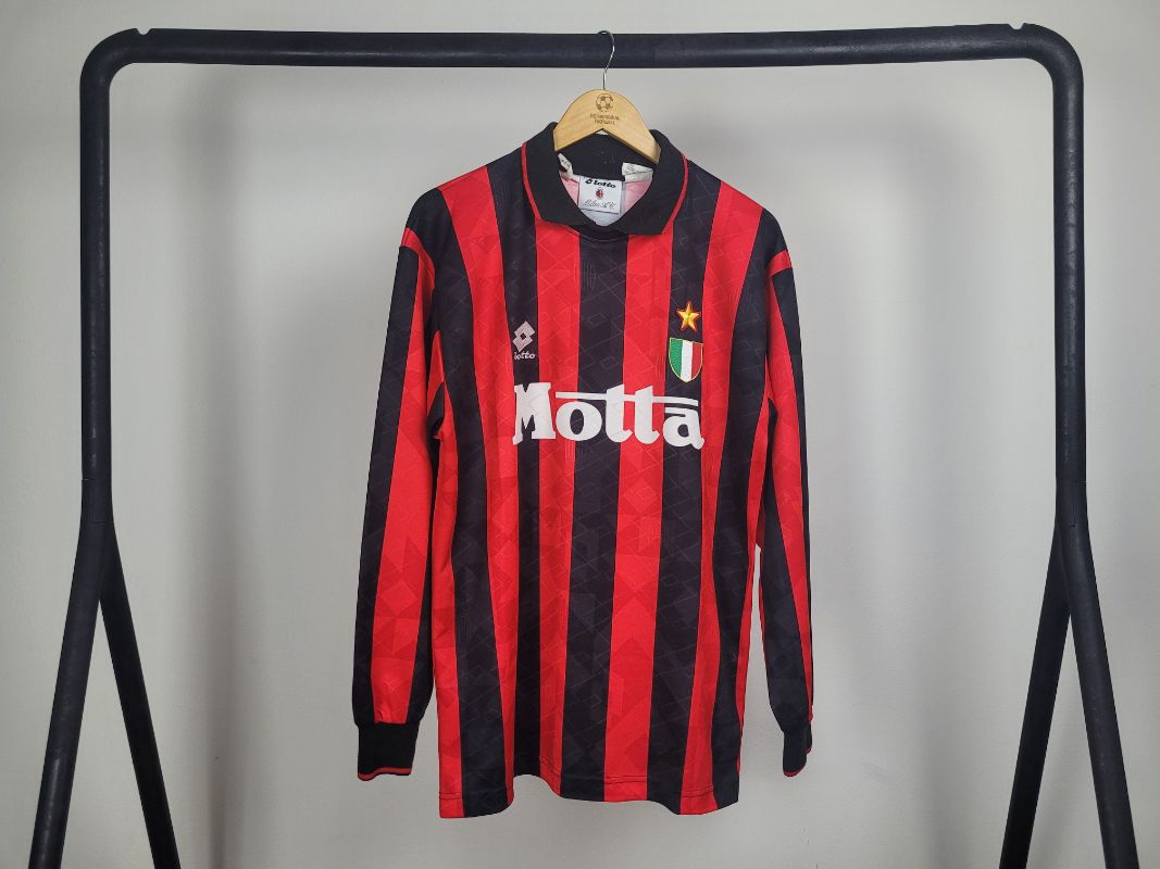 
                  
                    AC Milan 1993-1994 Home #9 Van Basten
                  
                
