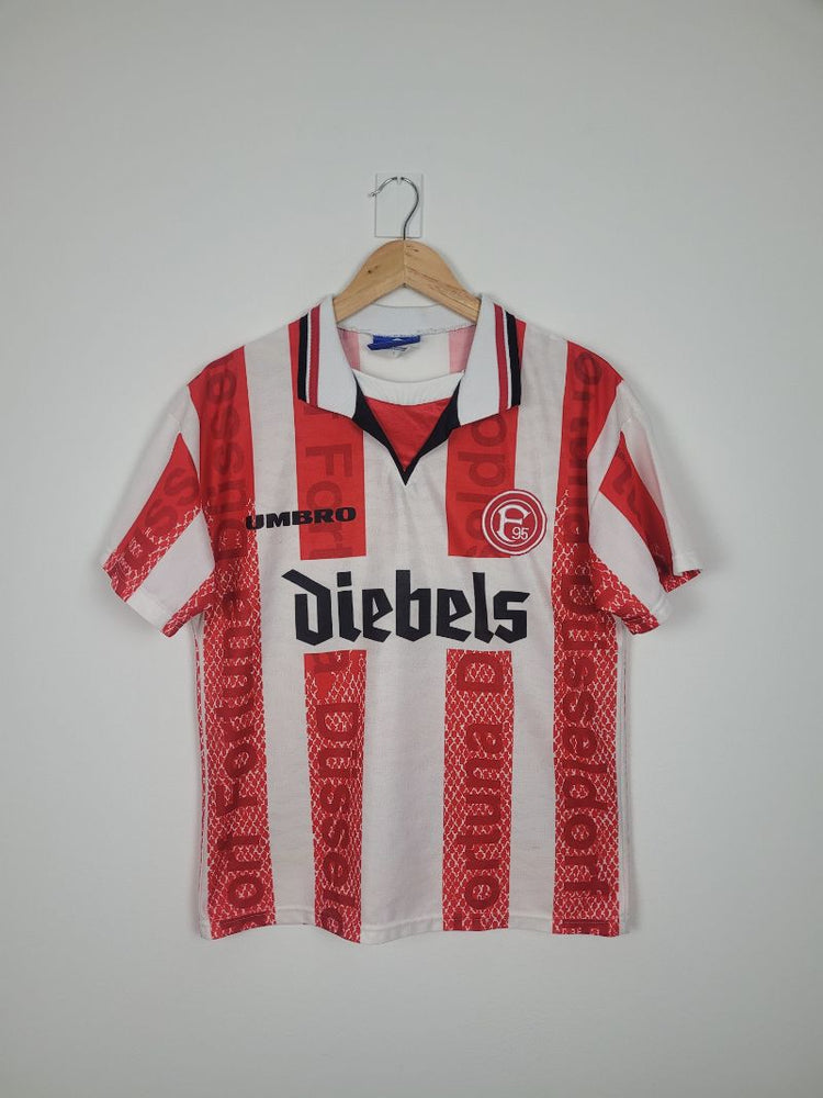 
                  
                    Original Fortuna Düsseldorf Home Jersey 1996-1997 - Kids fits S
                  
                