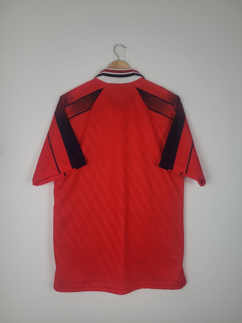 
                  
                    Original Aberdeen FC Home Jersey 1996-1997 - XL
                  
                