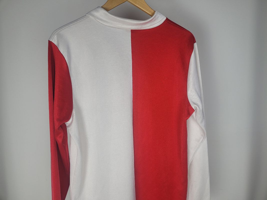 
                  
                    Feyenoord 1983-1984 Home Jersey
                  
                