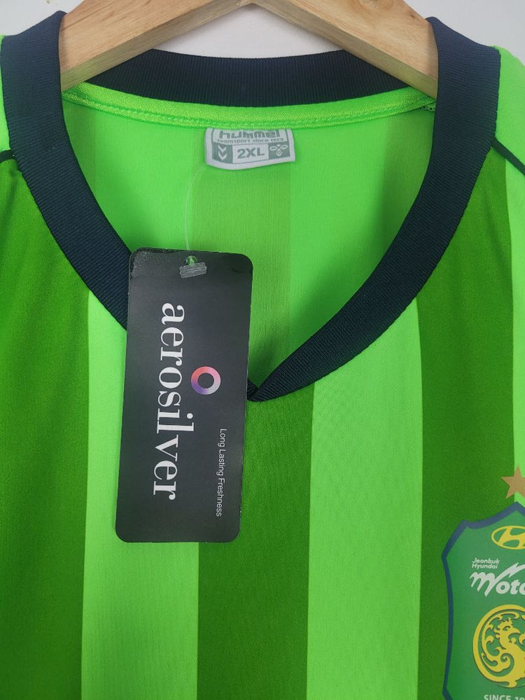 
                  
                    Original Jeonbuk Hyundai Motors Home Jersey 2011 - XXL fits XL/L
                  
                