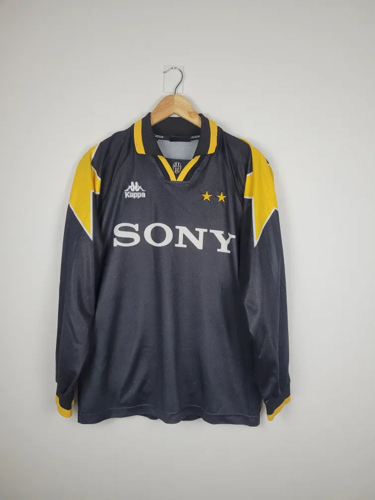 
                  
                    Original Juventus Away Jersey 1995-1996 - L
                  
                