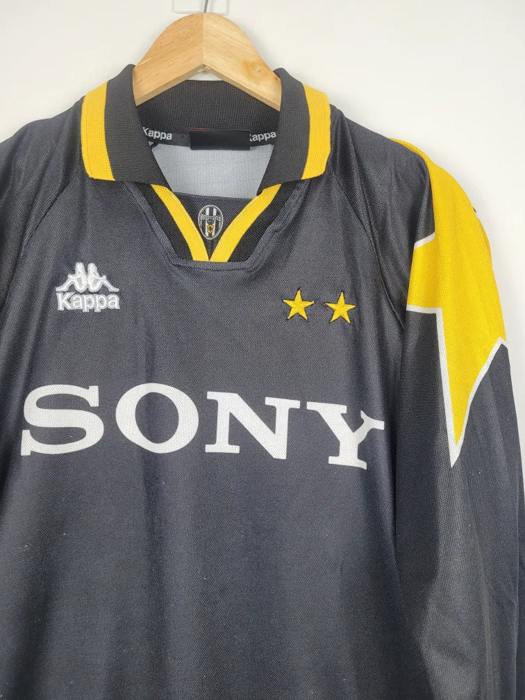 
                  
                    Original Juventus Away Jersey 1995-1996 - L
                  
                