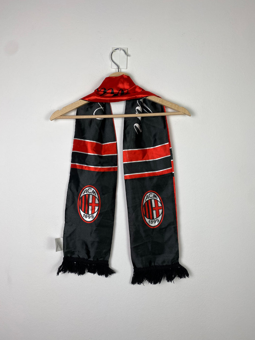 
                  
                    Original AC Milan scarf
                  
                