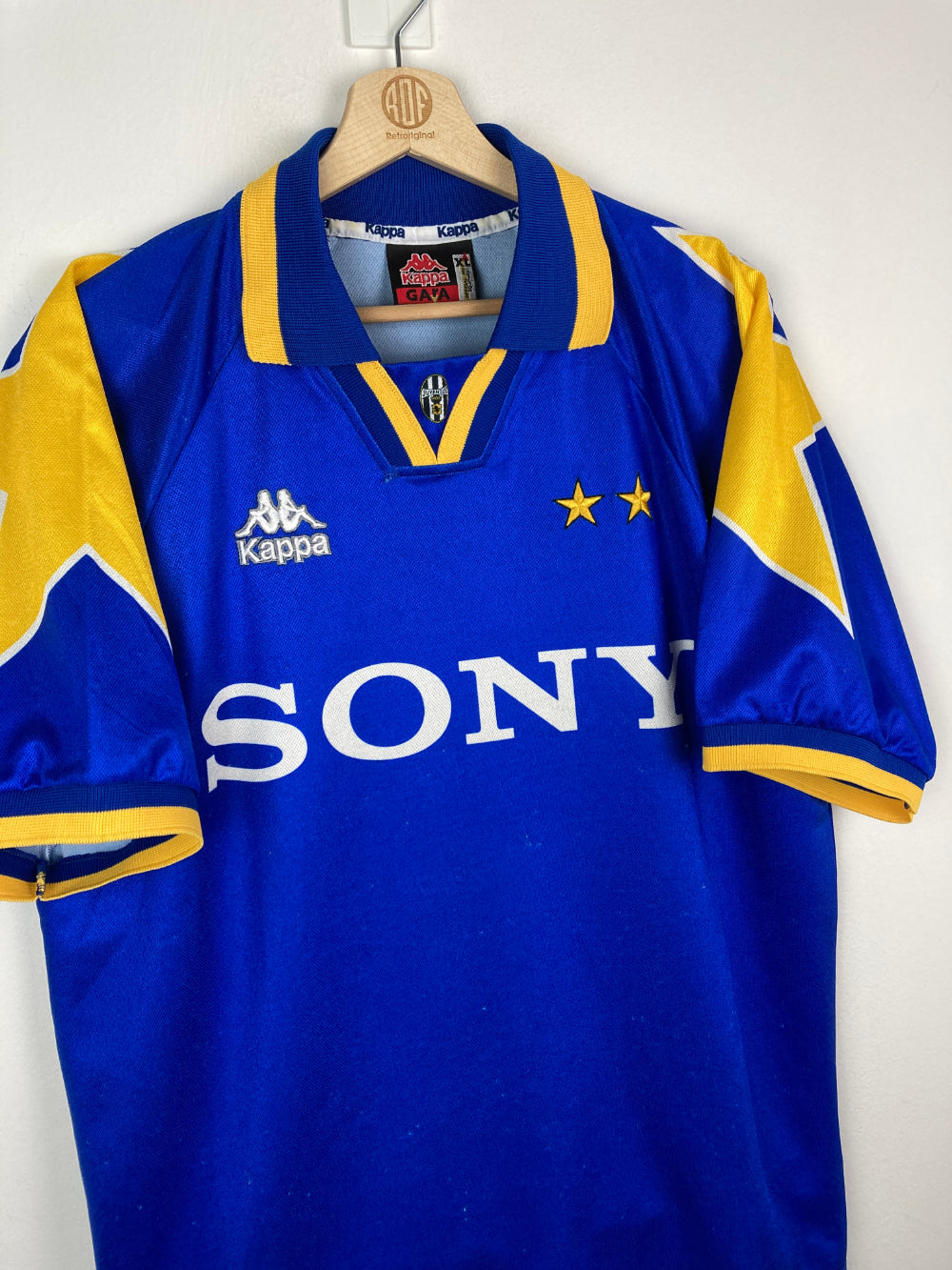 
                  
                    Original Juventus FC Away Jersey 1996-1997 - XL
                  
                