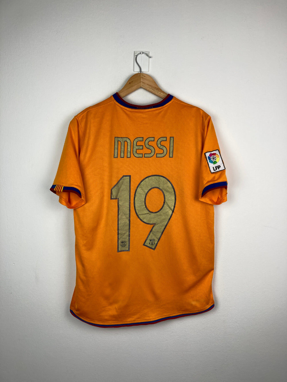 Original FC Barcelona Away Jersey 2006-2007 #19 Messi- M