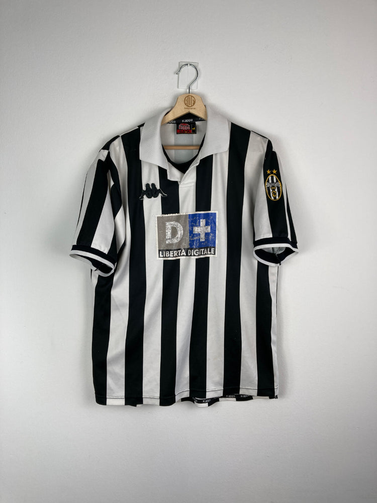 
                  
                    Original Juventus FC Home Jersey 1998-1999 - L
                  
                