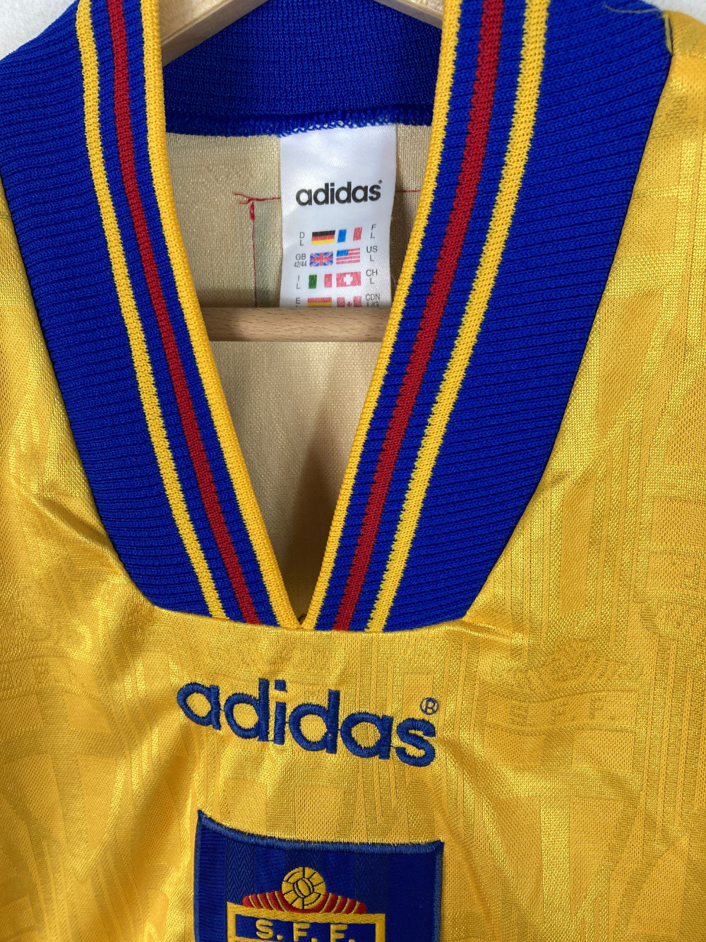 
                  
                    Original Sweden Home Jersey 1996-1998 - L
                  
                