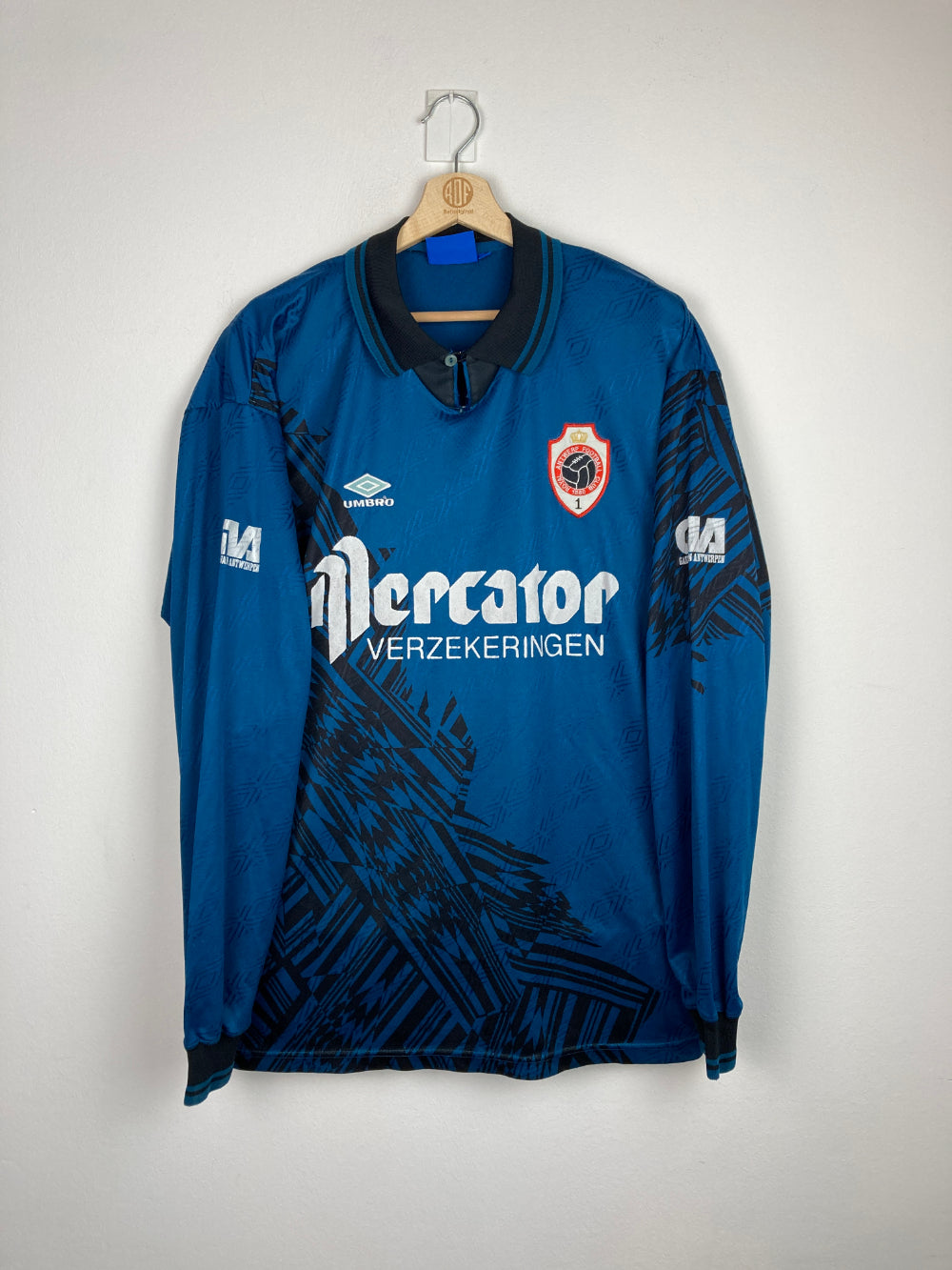 Original Antwerp FC *Matchworn* Away Jersey 1996-1997 #8 - XL