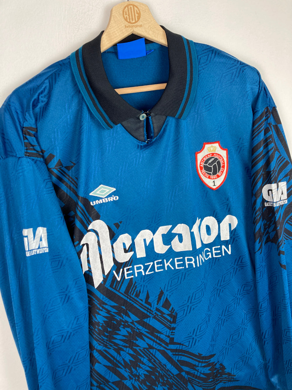 
                  
                    Original Antwerp FC *Matchworn* Away Jersey 1996-1997 #8 - XL
                  
                