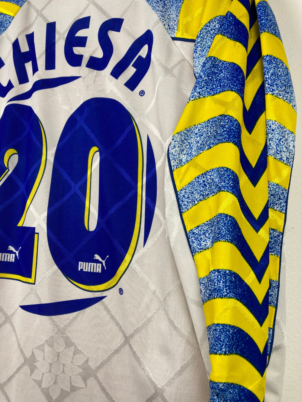 
                  
                    Original Parma Calcio 1913 *Player-Issue* Away Jersey 1996-1997 #20 Chiesa - XL
                  
                