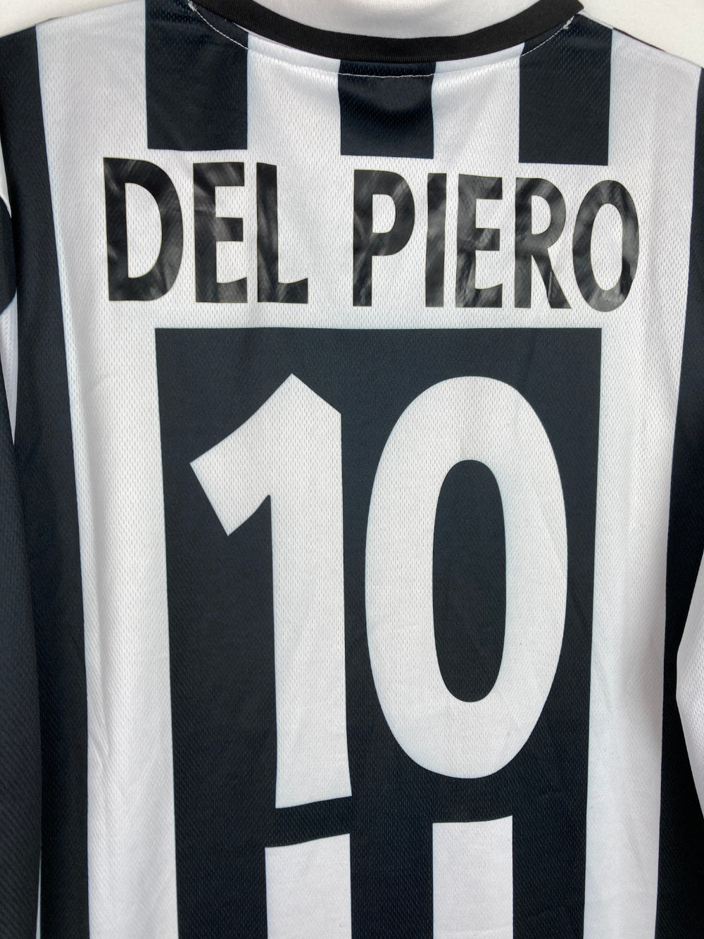 
                  
                    Original Juventus FC Cup Jersey 1996 #10 Del Piero - M
                  
                