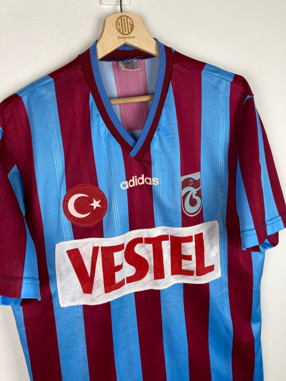 
                  
                    Original Trabzonspor Home Jersey 1995-1996 #9 - XL
                  
                