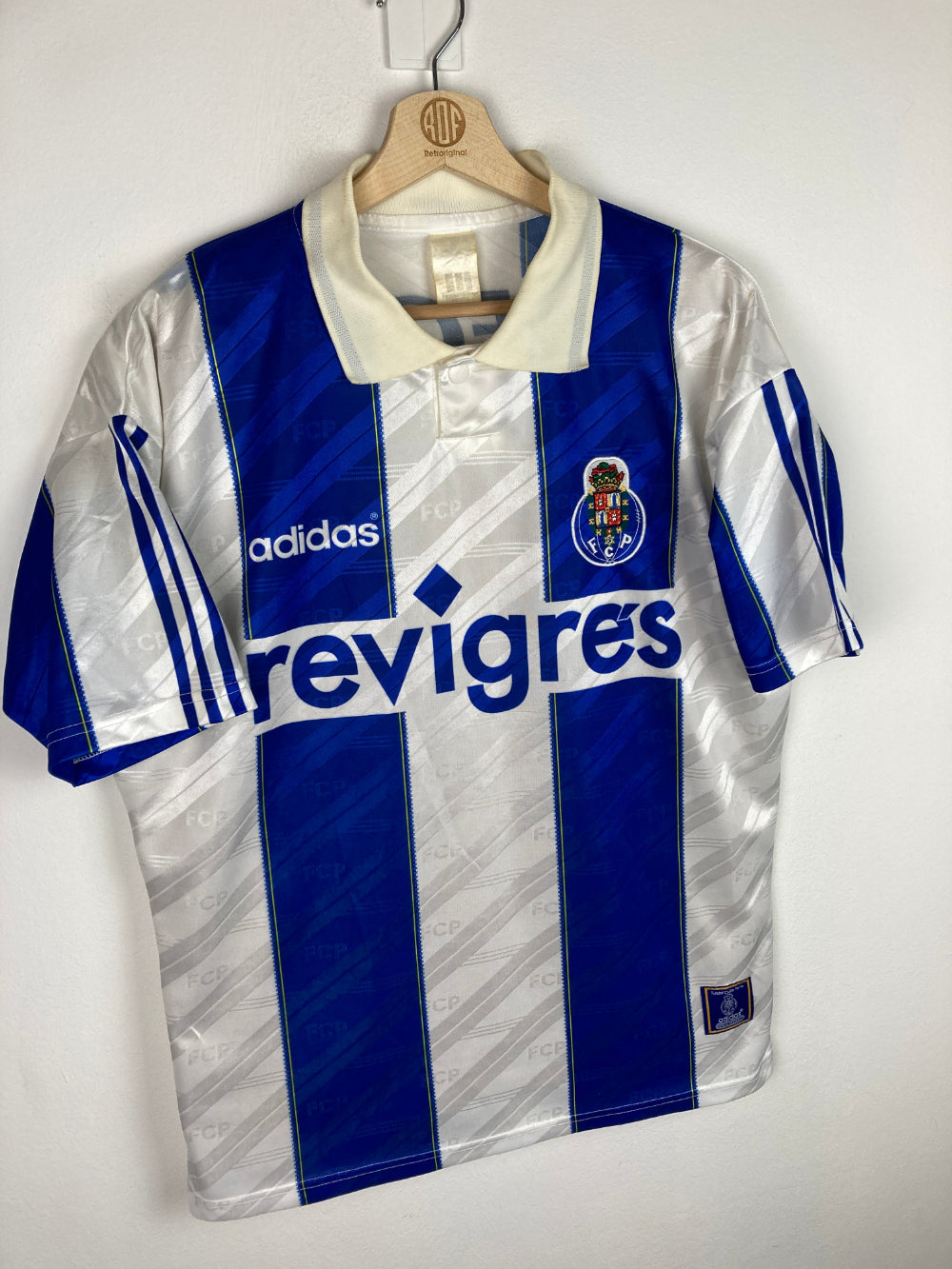 
                  
                    Original FC Porto Home Jersey 1995-1996 - S
                  
                