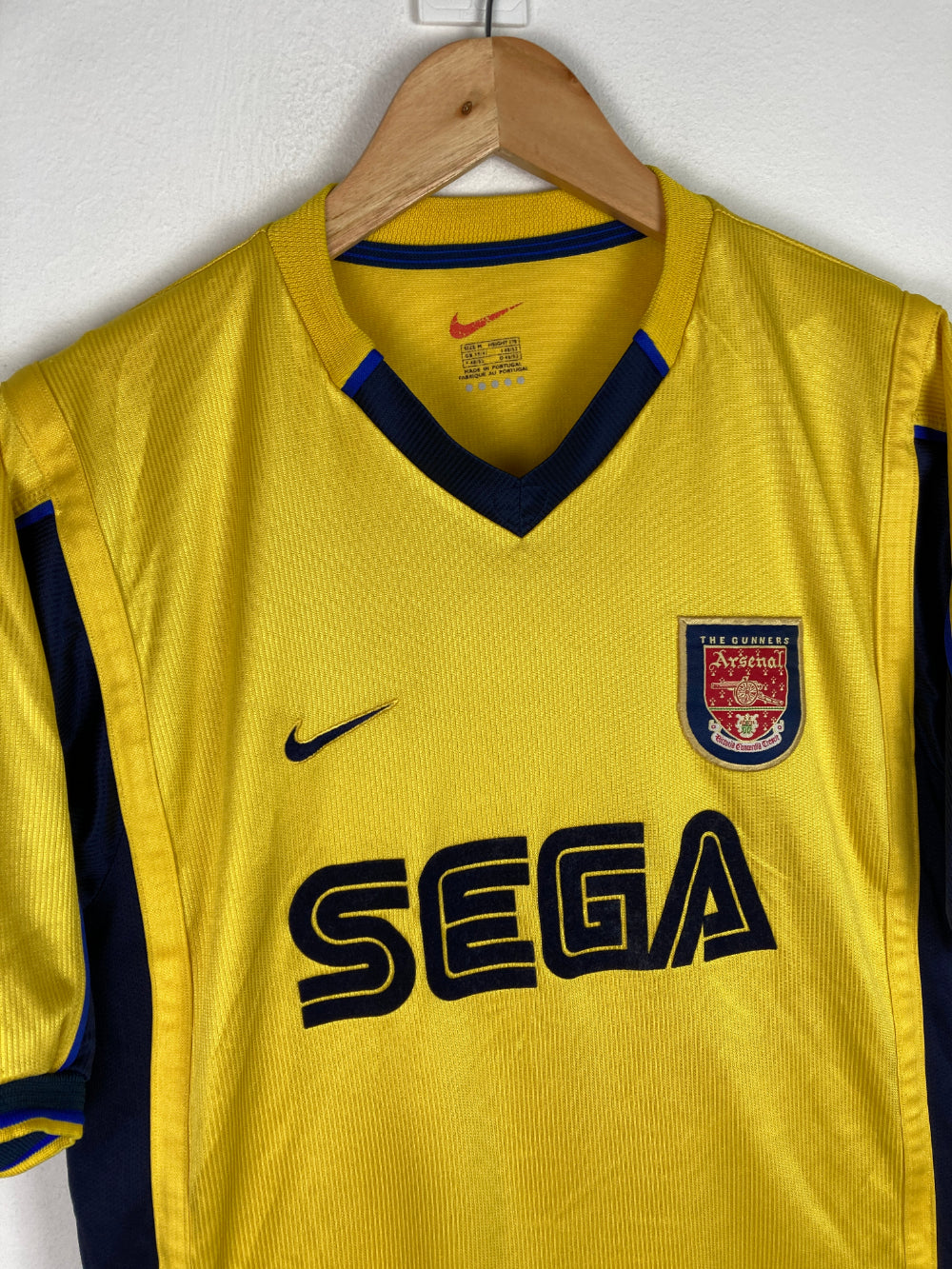 
                  
                    Original Arsenal FC Away Jersey 1999-2001 - M
                  
                