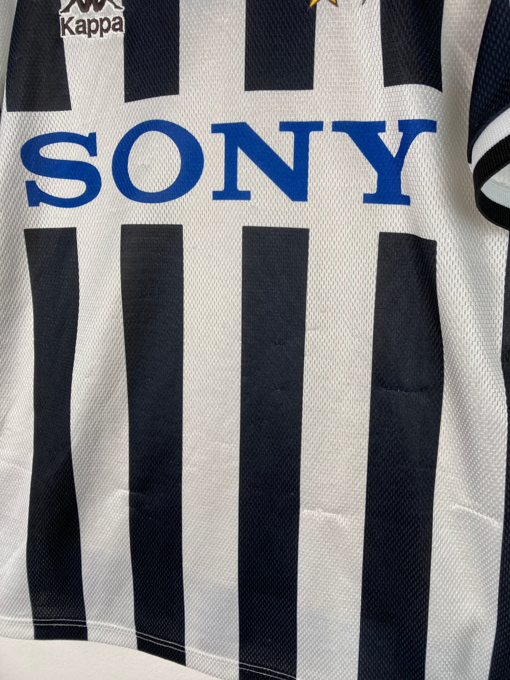 
                  
                    Original Juventus FC Home Jersey 1996-1997 - S
                  
                