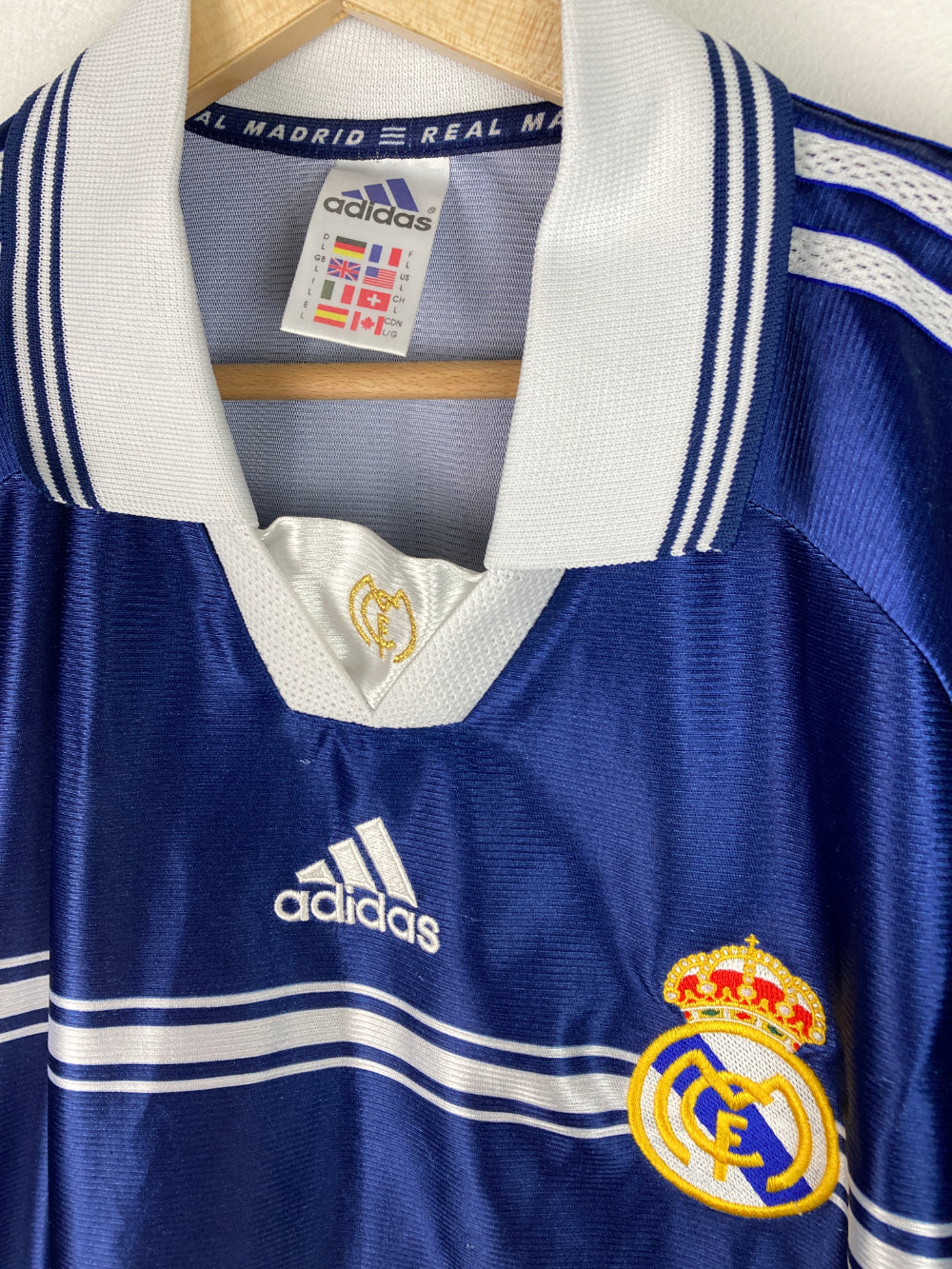 
                  
                    Original Real Madrid CF Away Jersey 1998-1999 - L
                  
                