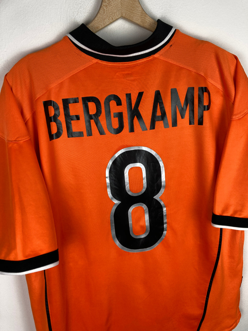 
                  
                    Original Holland Home Jersey 1998-2000 #8 Bergkamp - XL
                  
                