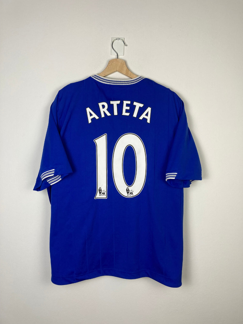 
                  
                    Original Everton FC Home Jersey 2009-2010 #10 of Mikel Arteta - XXL
                  
                