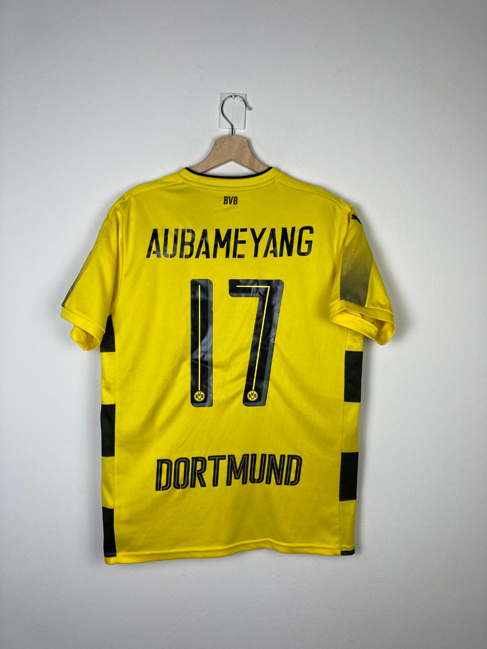
                  
                    Original Borussia Dortmund Home Jersey 2017-2018 #17 of Pierre-Emerick Aubameyang - M
                  
                