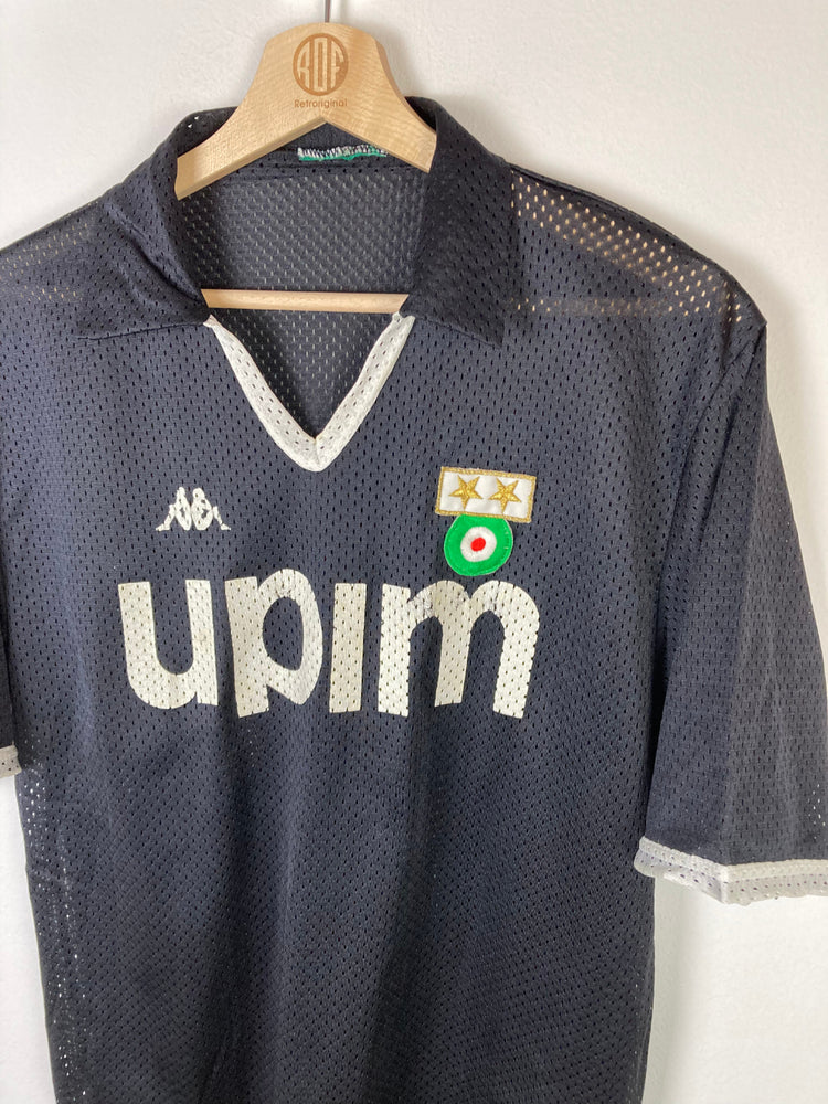 
                  
                    Original Juventus F.C. Away Jersey 1990-1991 - L
                  
                