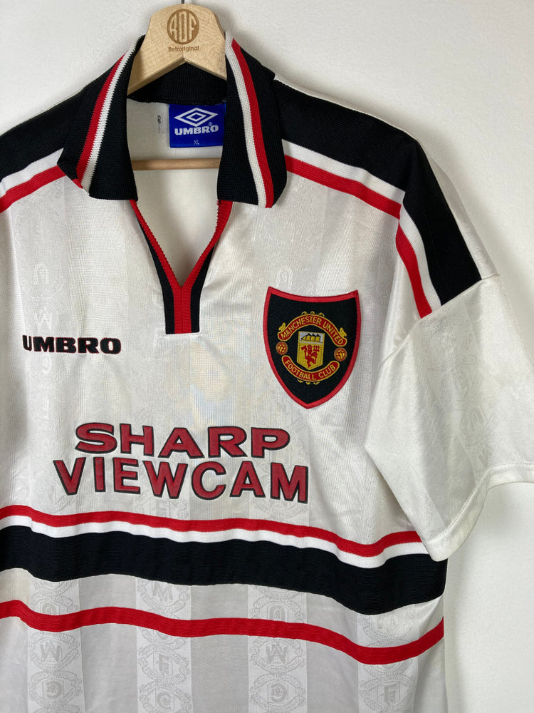 
                  
                    Original Manchester United F.C. Away Jersey 1997-1999 - XL
                  
                
