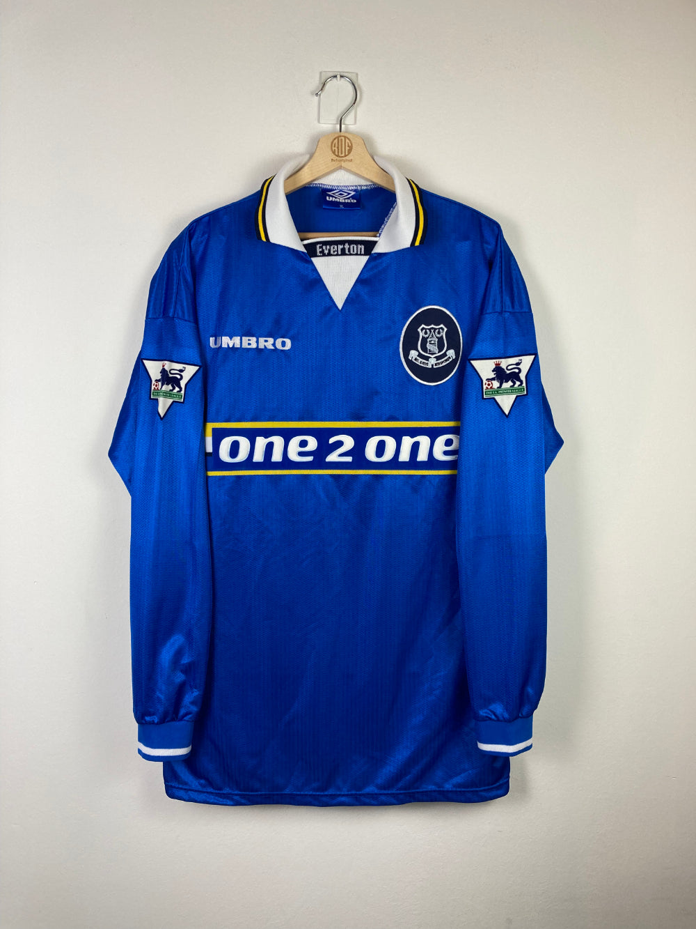
                  
                    Original Everton FC *Matchworn* Away Jersey 1997-1998 #22 of McCann - XL
                  
                