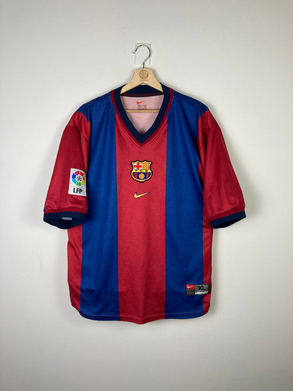 
                  
                    Original FC Barcelona Home Jersey 1998-2000 #26  Xavi  - XL
                  
                