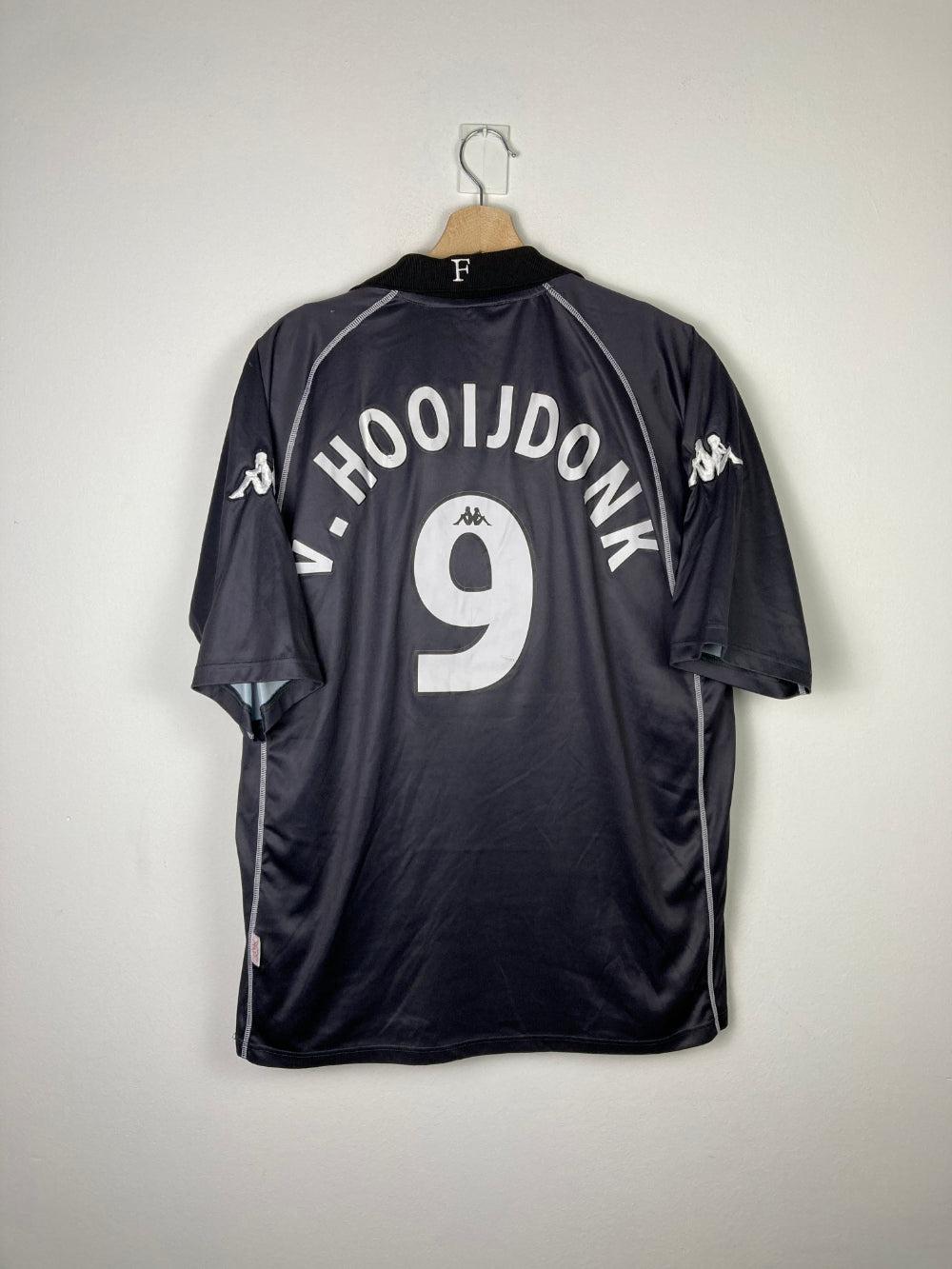 
                  
                    Original Feyenoord Rotterdam Away Jersey 2001-2002 #9 van Hooijdonk - XL
                  
                