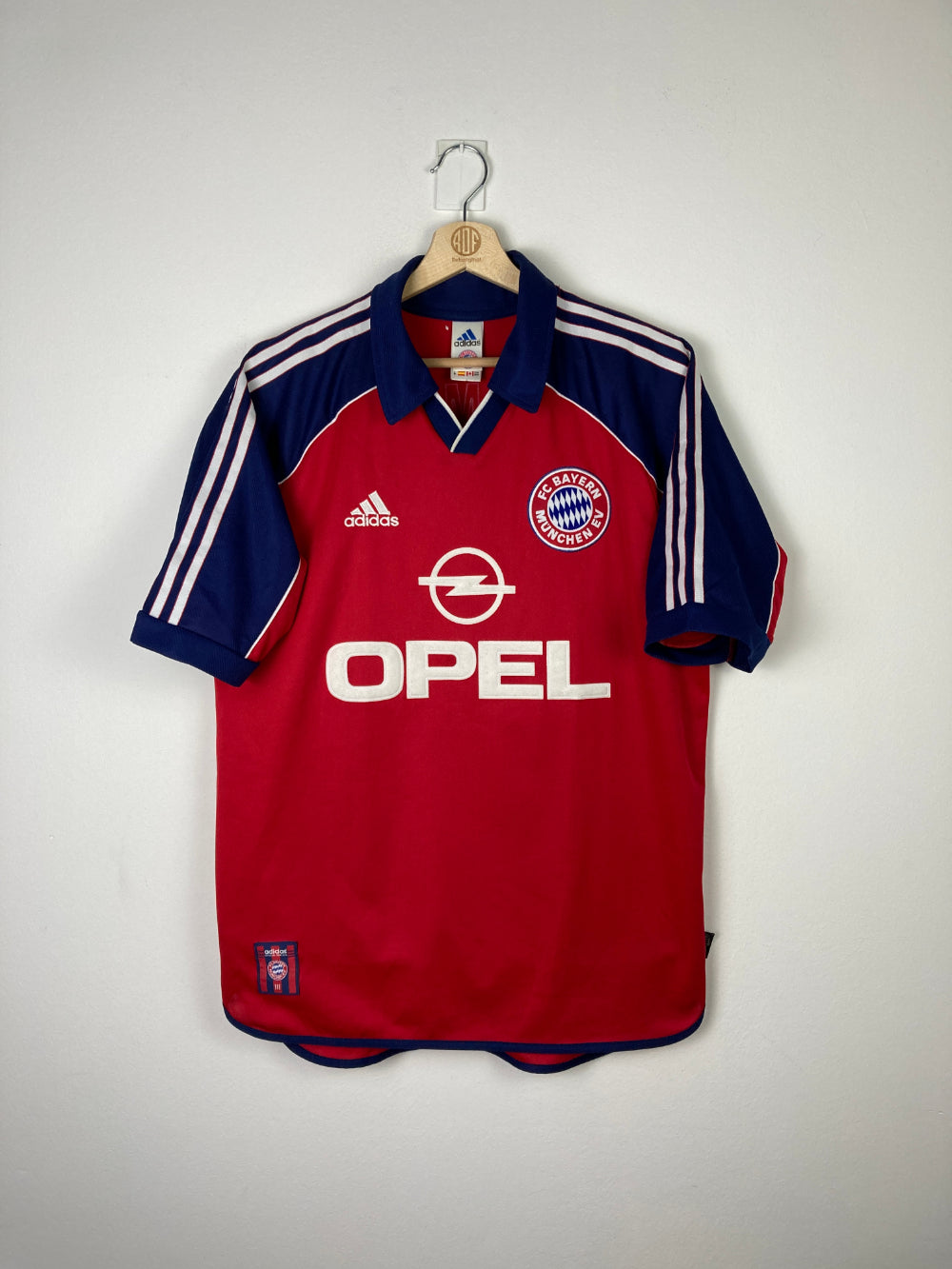 
                  
                    Original FC Bayern München Home Jersey 1999-2001 - M
                  
                