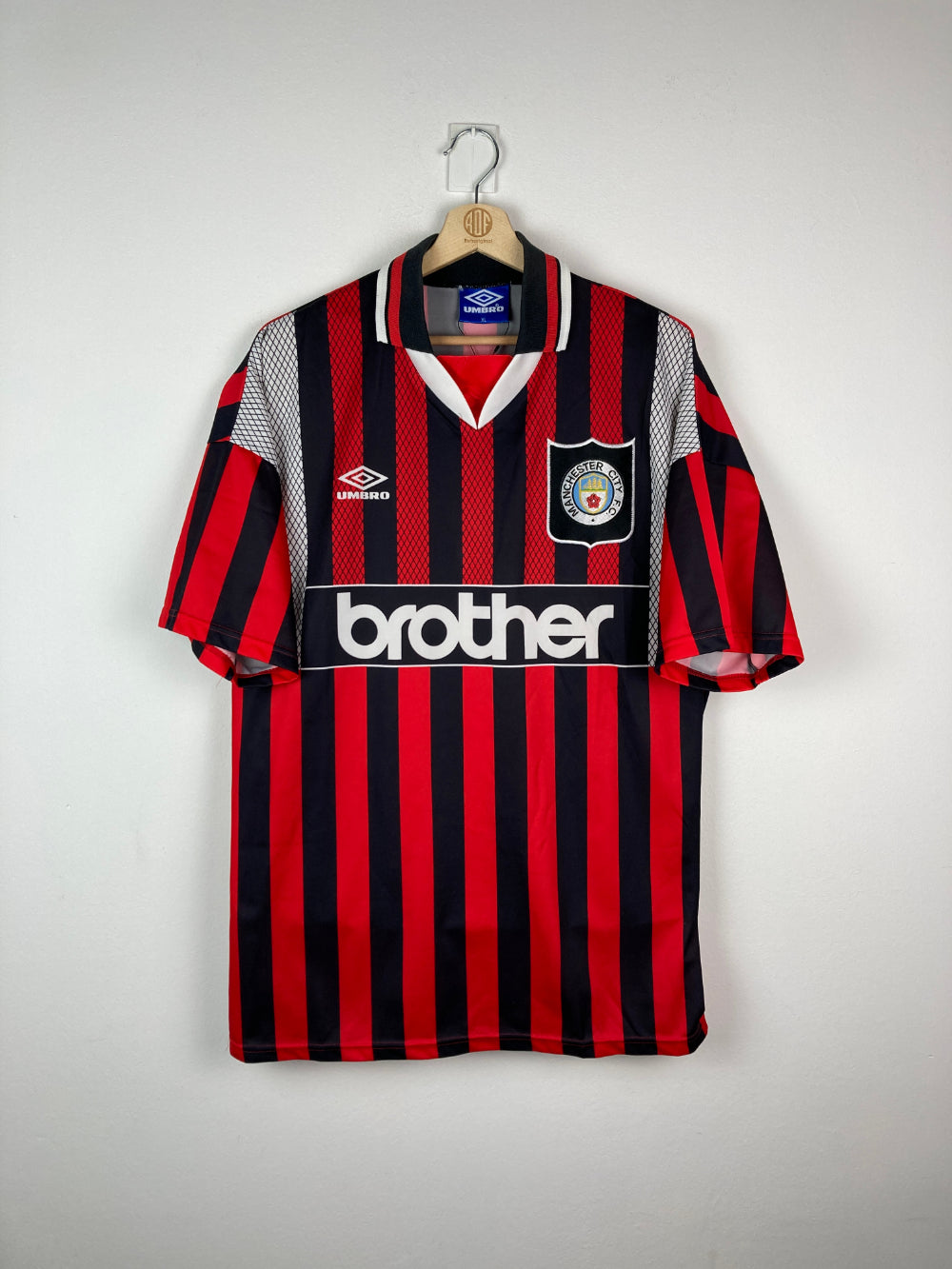 
                  
                    Original Manchester City FC Away Jersey 1994-1996 - XL
                  
                