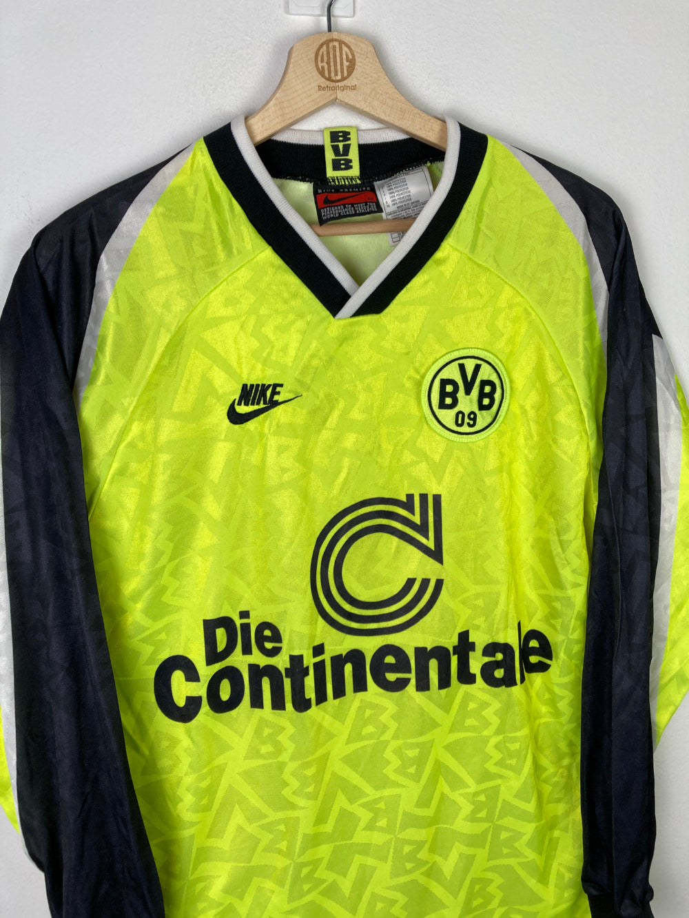 
                  
                    Original Borussia Dortmund Home Jersey 1995-1996 - M
                  
                