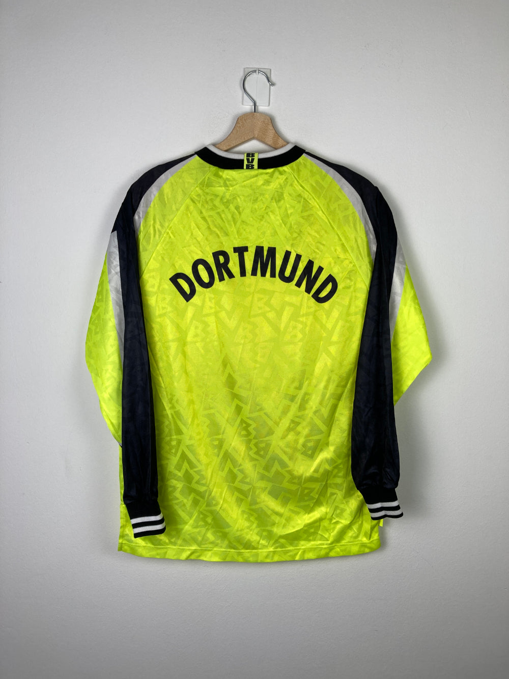 
                  
                    Original Borussia Dortmund Home Jersey 1995-1996 - M
                  
                