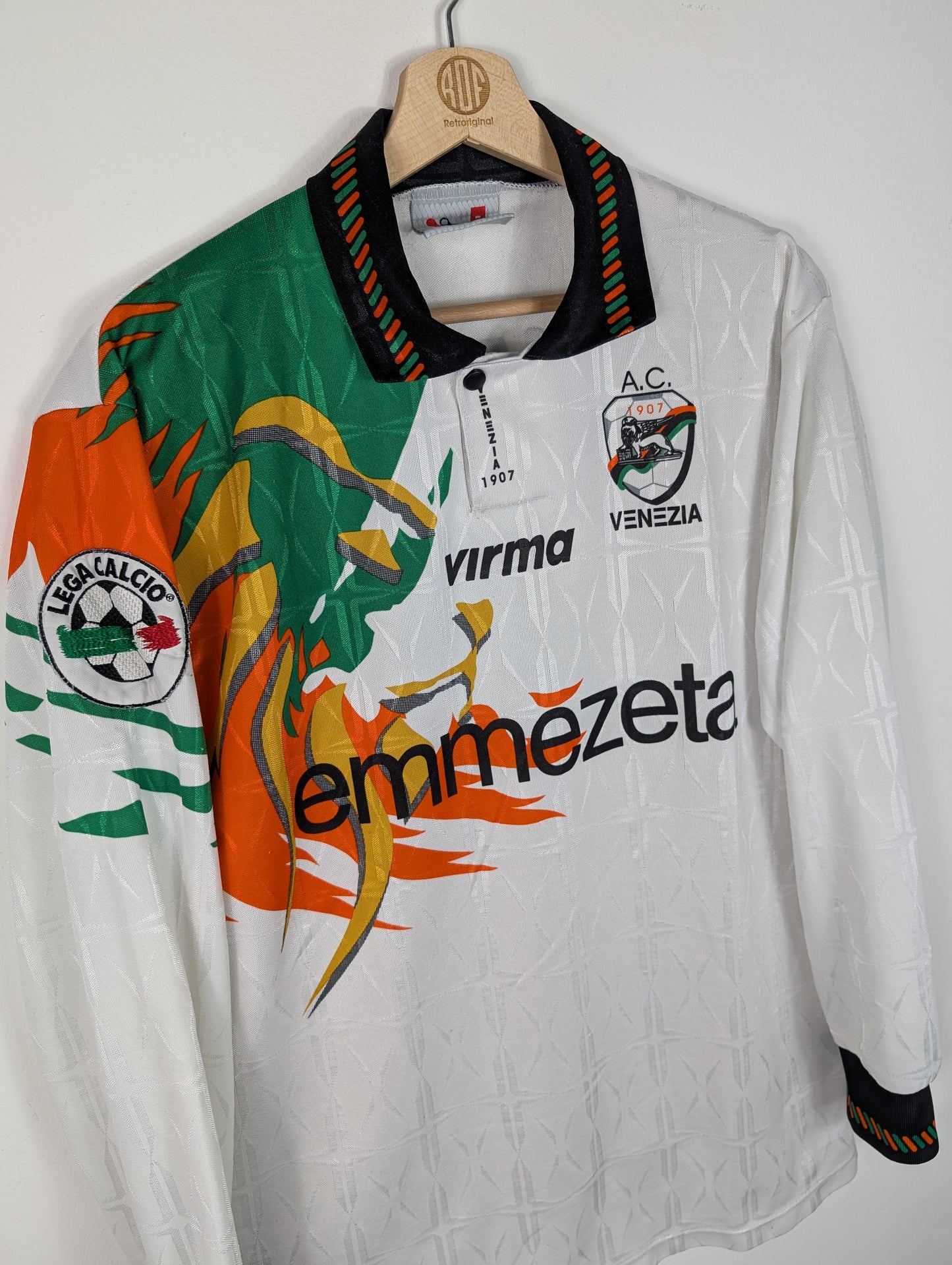 
                  
                    Original Venezia FC *Matchworn* Away Jersey 1997-1998 #15 Ginestra - XL
                  
                