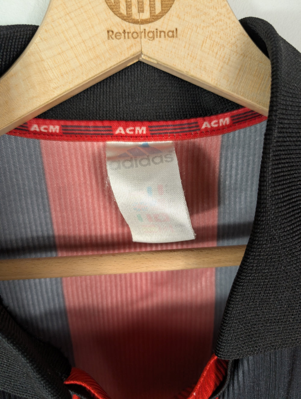 
                  
                    Original AC Milan Home Jersey 1998-1999 #9 Weah - L
                  
                
