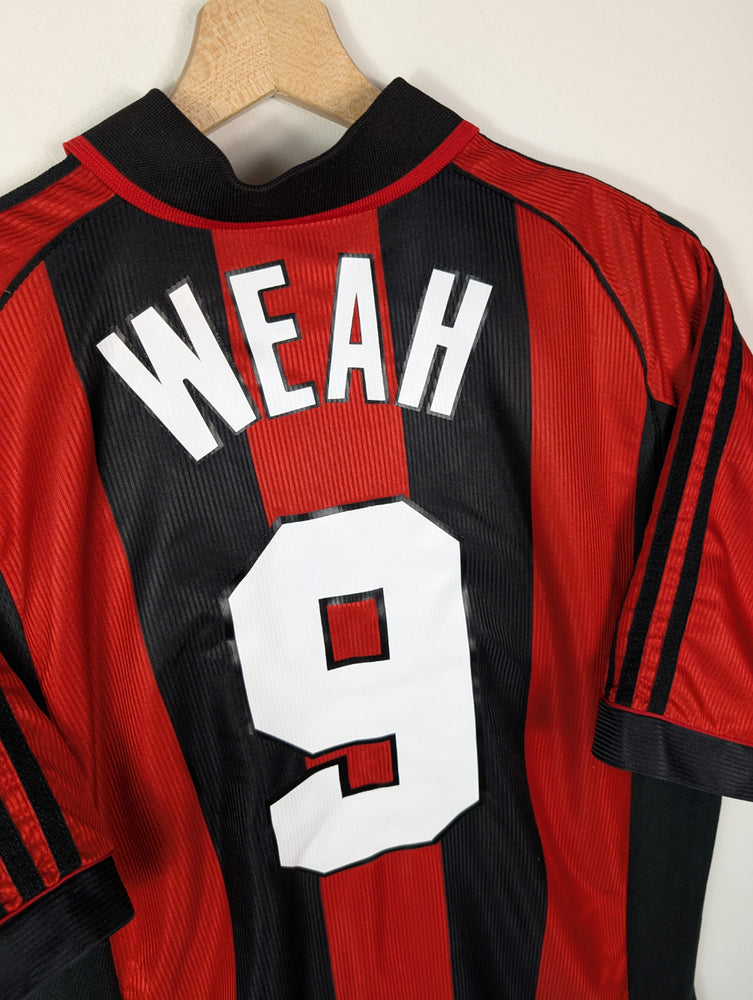 
                  
                    Original AC Milan Home Jersey 1998-1999 #9 Weah - L
                  
                