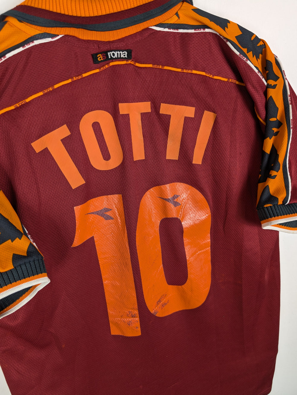 
                  
                    Original AS Roma *Player-issue* Home Jersey 1998-1999 #10 Totti - L
                  
                