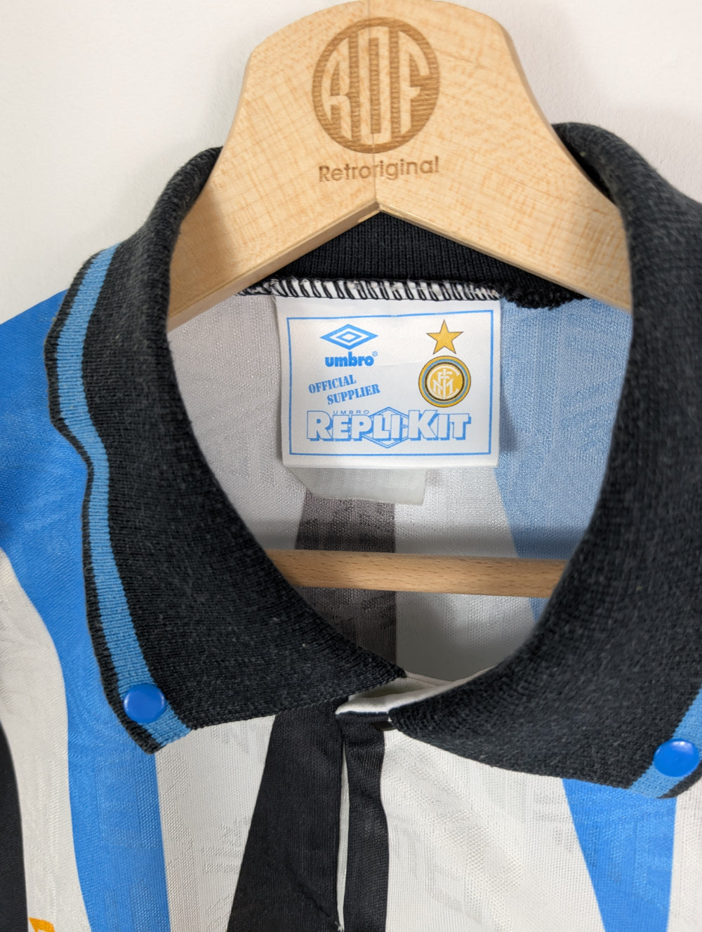 
                  
                    Original Inter Milan Away Jersey 1991-1992 - XL
                  
                