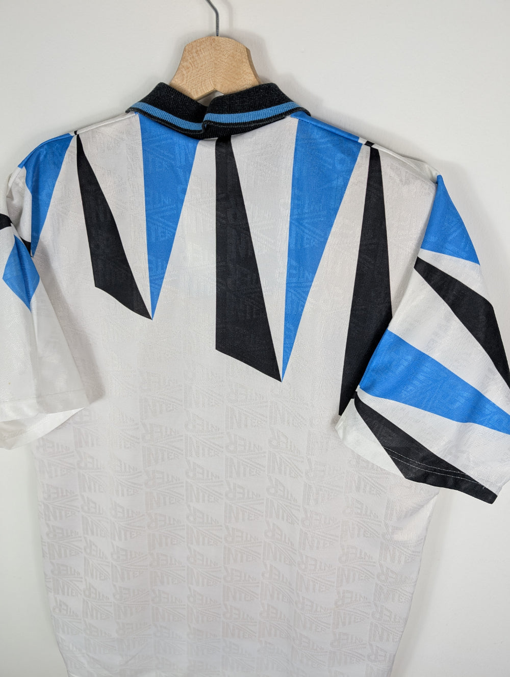 
                  
                    Original Inter Milan Away Jersey 1991-1992 - XL
                  
                