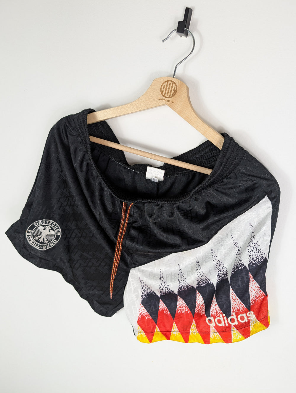 
                  
                    Original Germany Home Shorts 1994 - L
                  
                