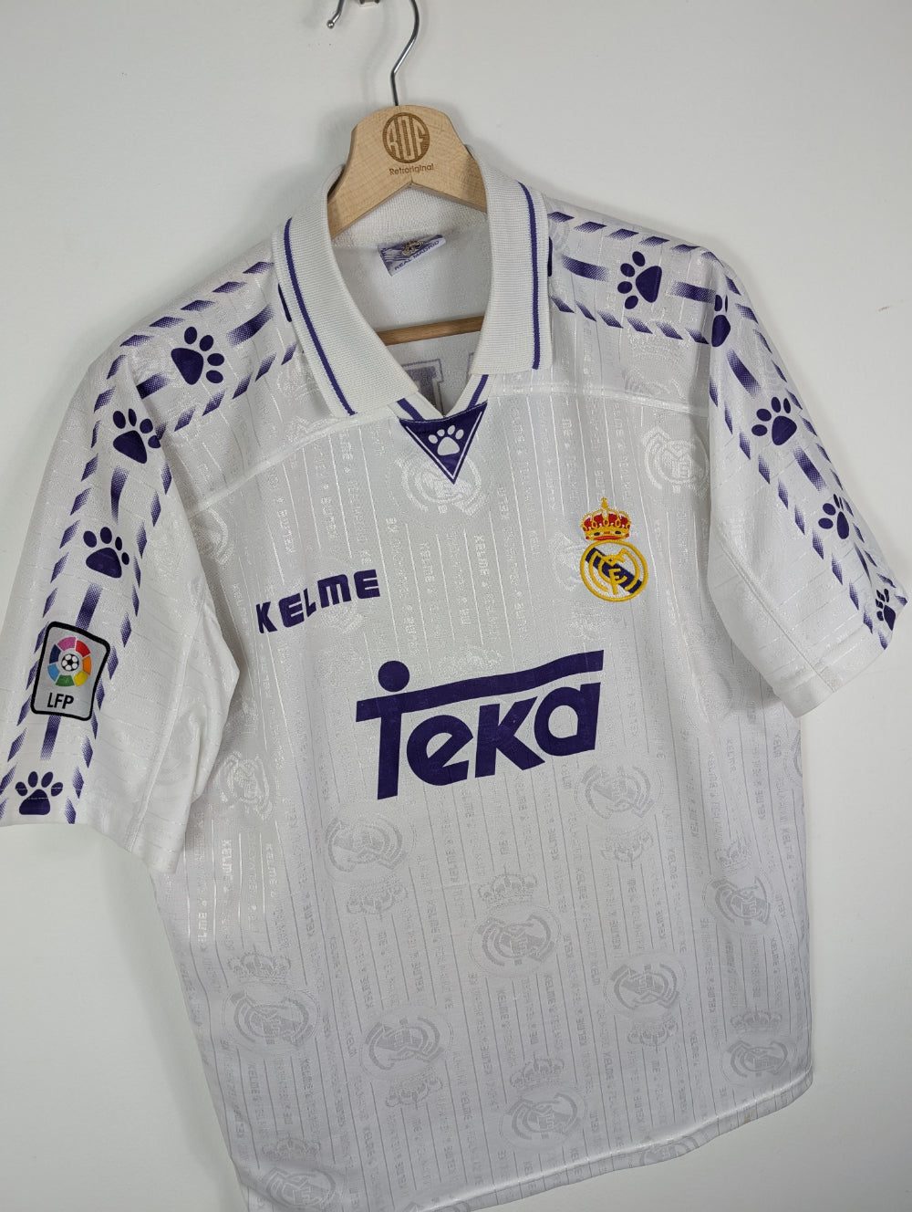 
                  
                    Original Real Madrid CF Home Jersey 1996-1997 #3 Roberto Carlos - L
                  
                