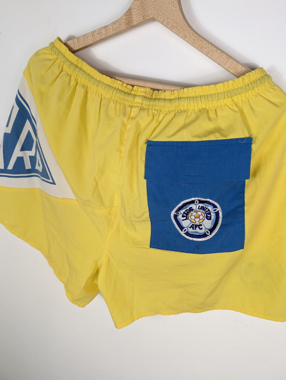 
                  
                    Original Leeds United FC Shorts 1990-1992 - L
                  
                