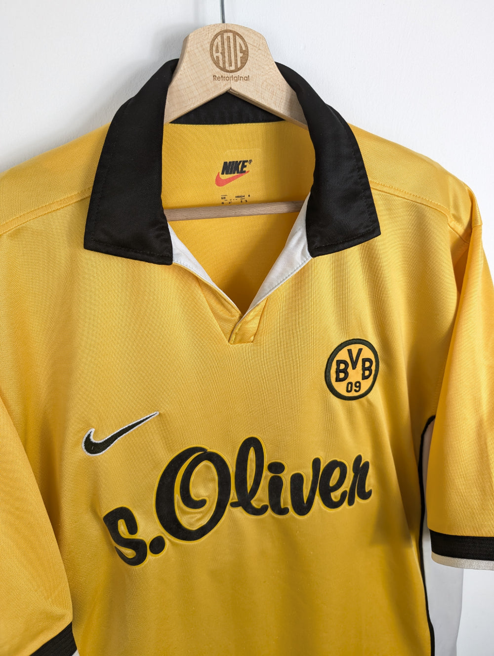 
                  
                    Original Borussia Dortmund Home Jersey 1998-2000 - L
                  
                