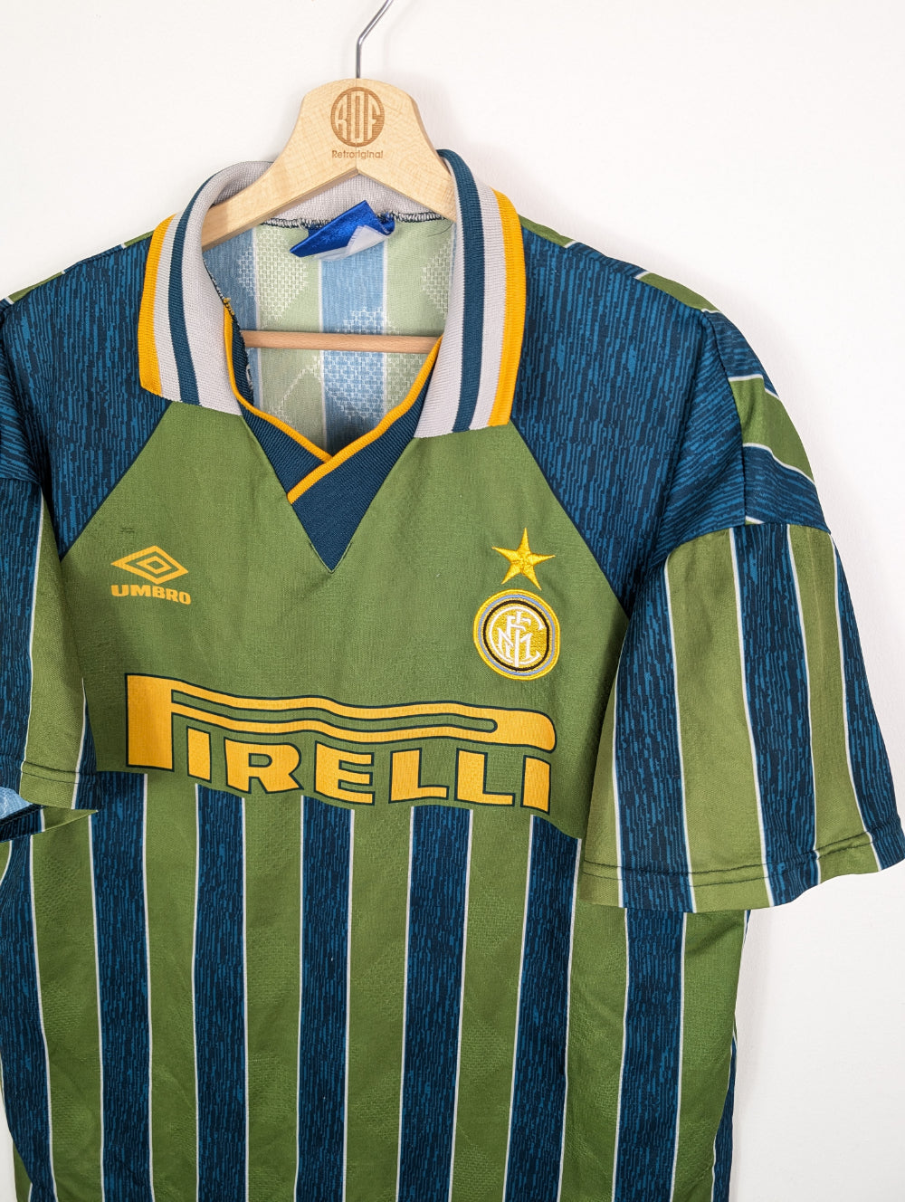 
                  
                    Original Inter Milan Third Jersey 1995-1996 - XL
                  
                