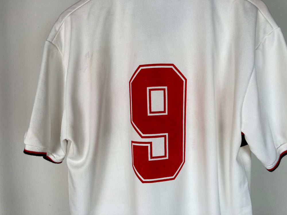 
                  
                    AC Milan Matchworn van Basten #9 vs AS Roma 29-03-1992
                  
                