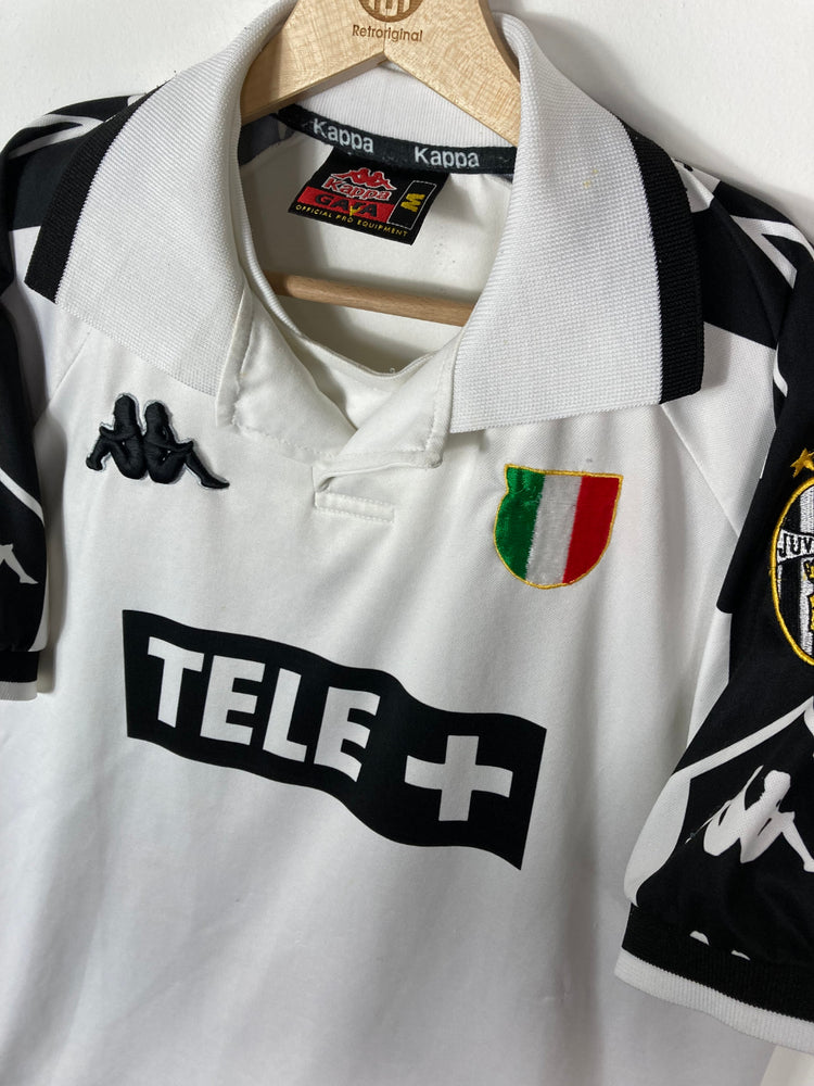 
                  
                    Original Juventus FC Cup Away 1998-2000 - M
                  
                