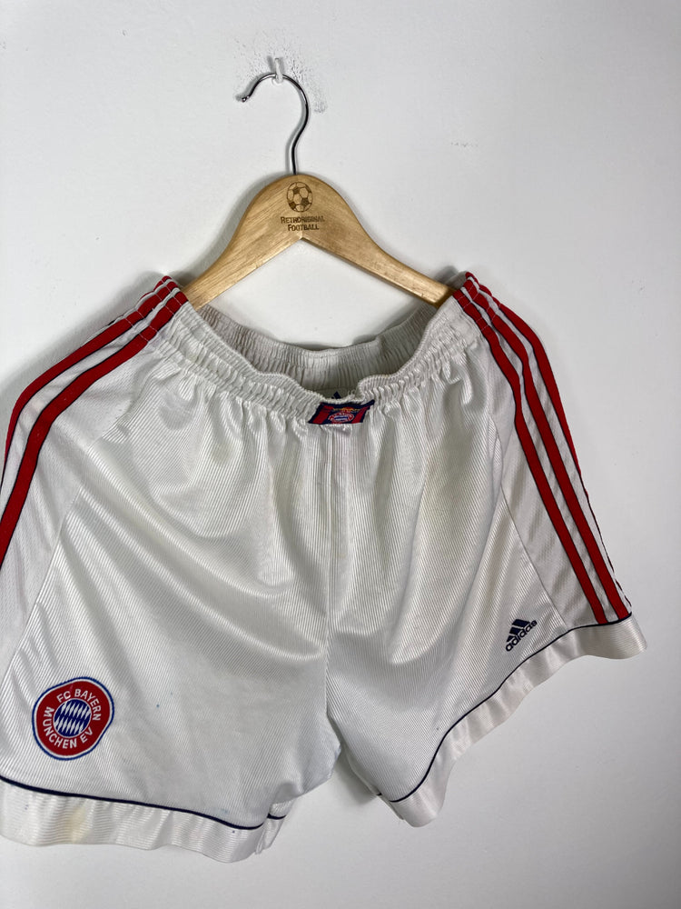 
                  
                    Original Bayern München FC Home Shorts 1999-2000 - L
                  
                