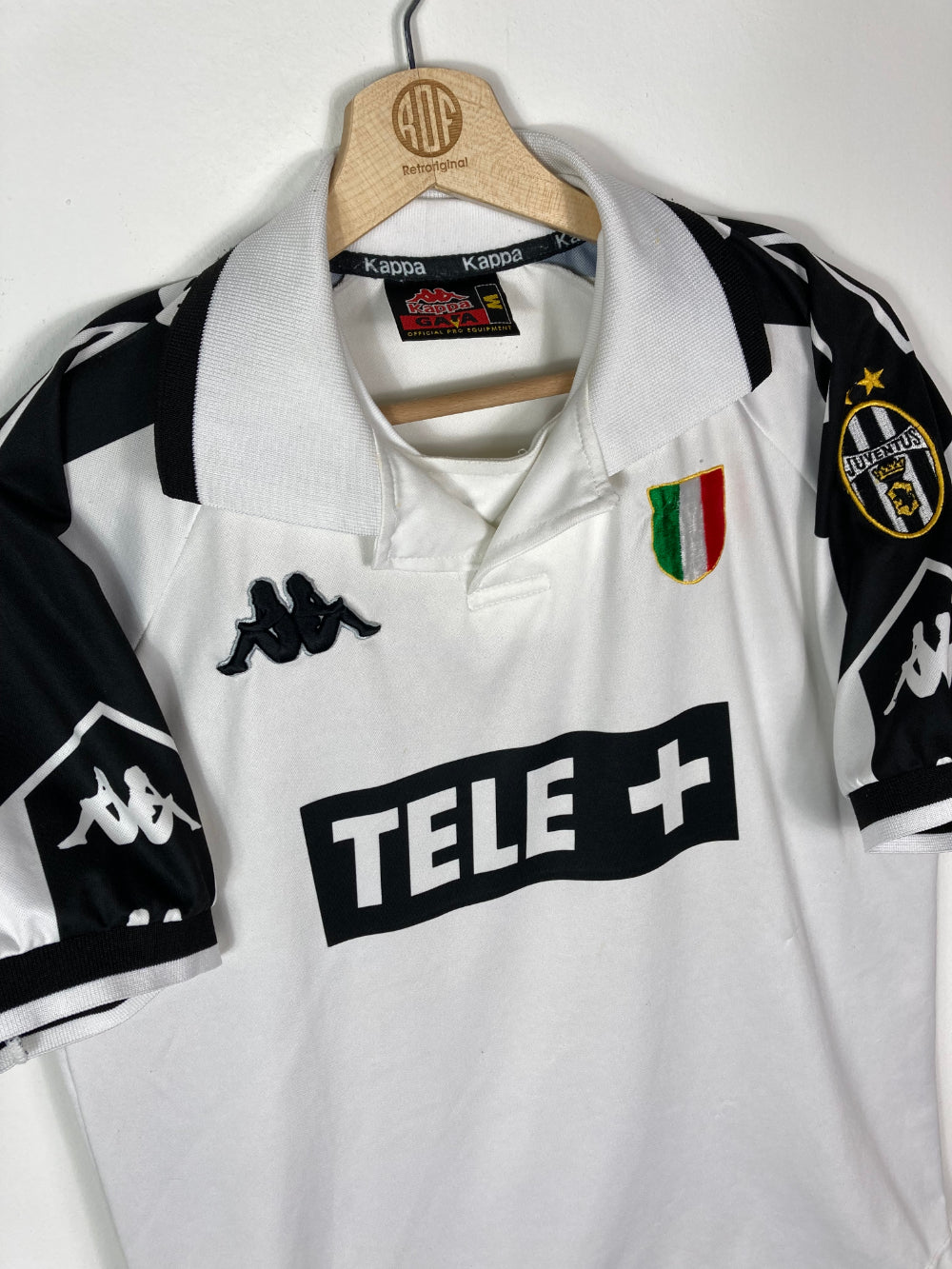 
                  
                    Original Juventus FC Cup Away 1998-2000 - M
                  
                