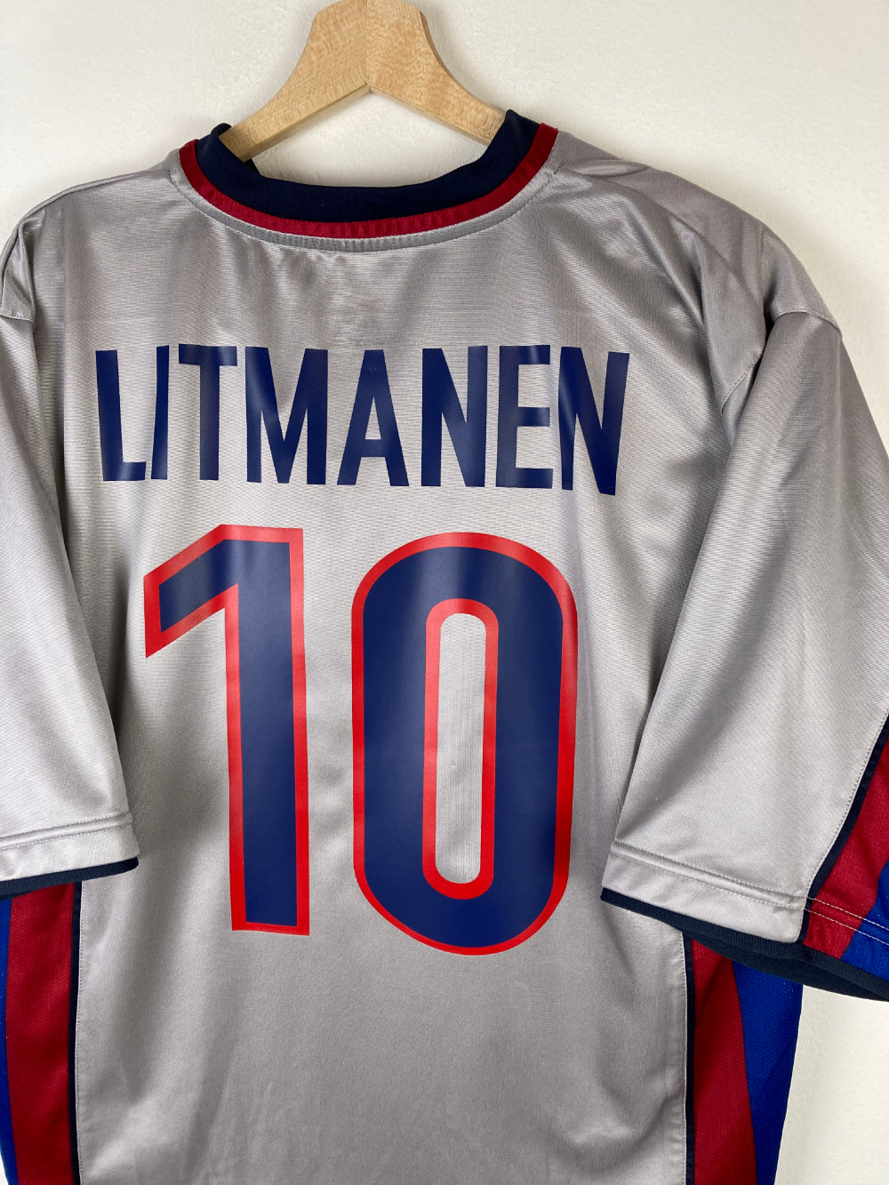 Original FC Barcelona Away Jersey 1999-2000 #10 of Jari Litmanen